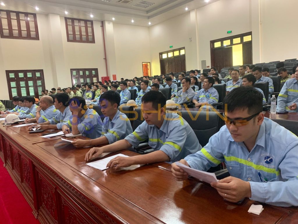 Huấn luyện an toàn vệ sinh lao động