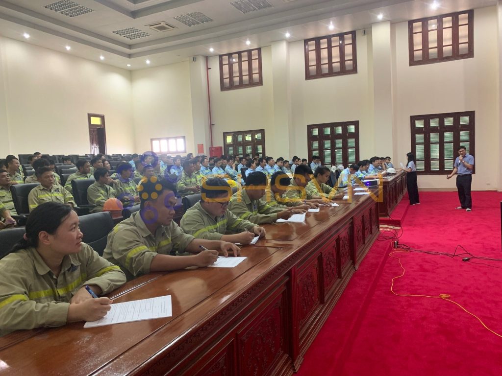 Huấn luyện an toàn vệ sinh lao động