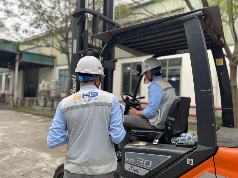 Kiểm định EMIC - vận hành thử xe nâng hàng