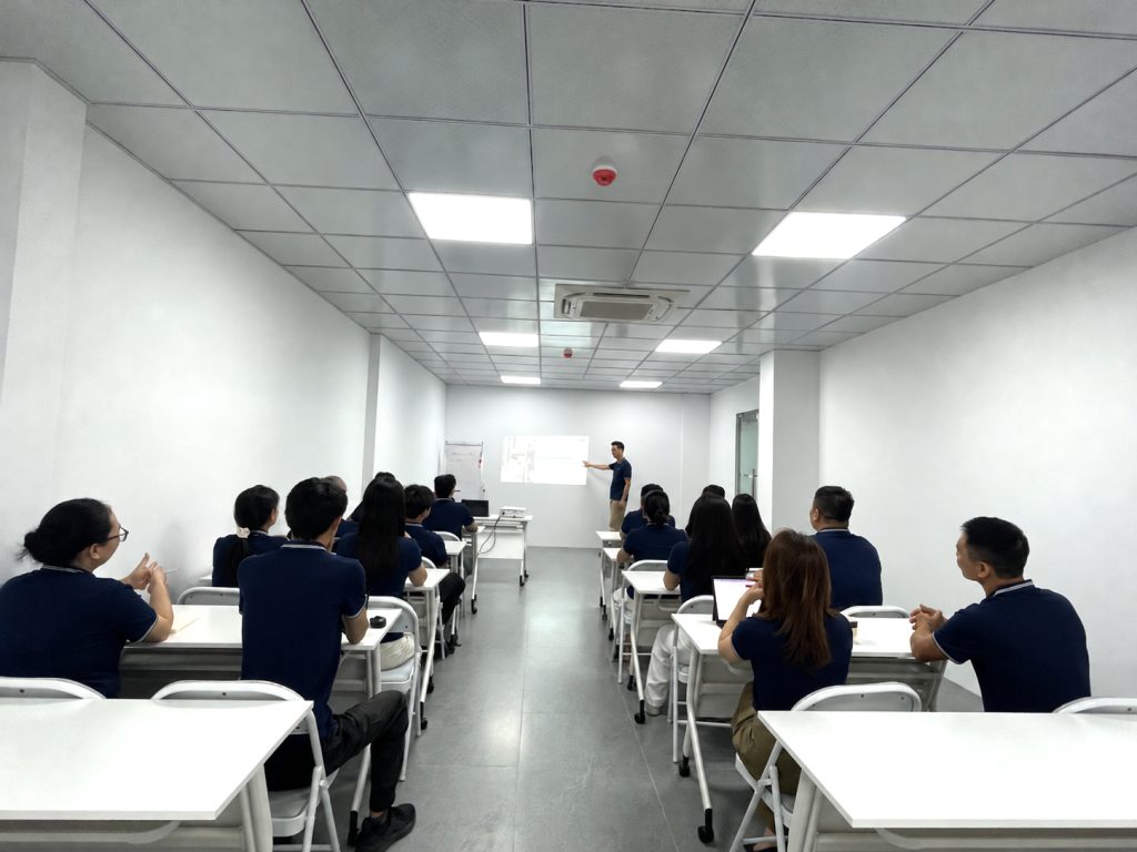 Nhóm 2 huấn luyện ATVSLĐ